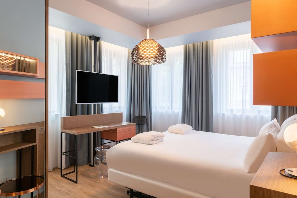 Deluxe Room, 1 King Bed