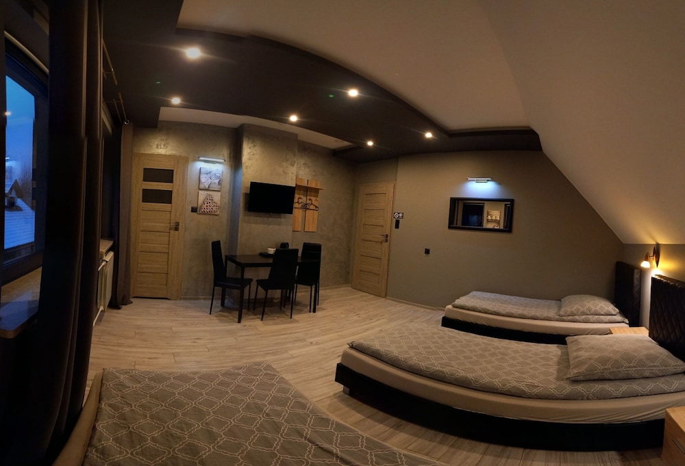 Standard Triple Room, 3 Twin Beds, Garden View photo 3