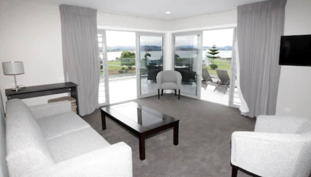 Premium Studio Suite, 1 Bedroom, Balcony, Ocean View photo 1