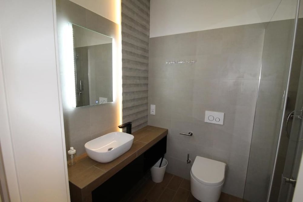 Deluxe Apartment (number 102, 103) - Photo 3