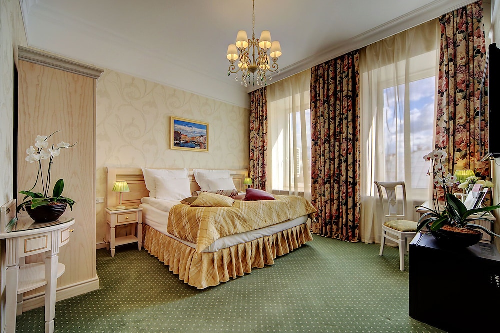 Deluxe Double or Twin Room photo 1