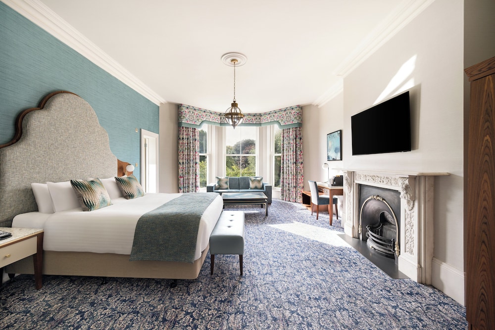 Suite, 1 King Bed photo 2
