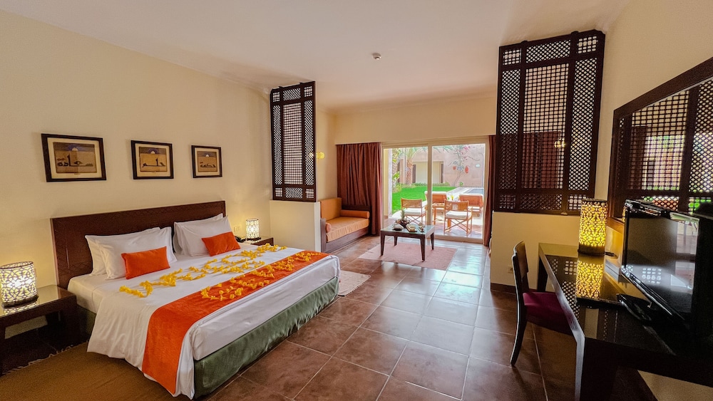 Superior Room, Pool View