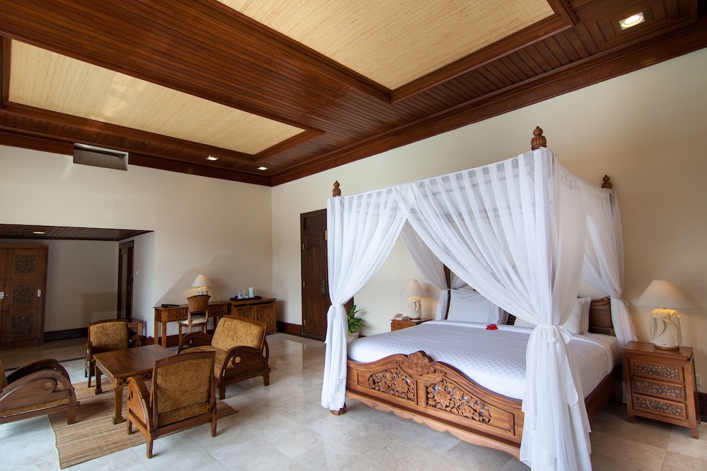 One Bedroom Pool Villa complimentary one time floating breakfast for 2 people (min 3 n stay) photo 1