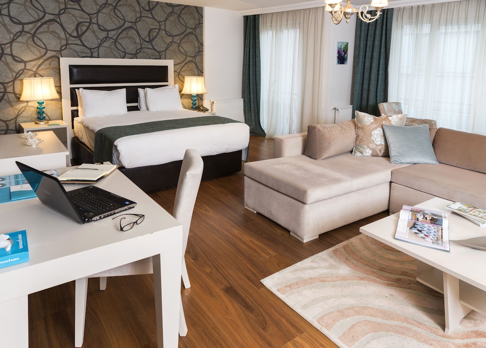Deluxe Junior Suite photo 1