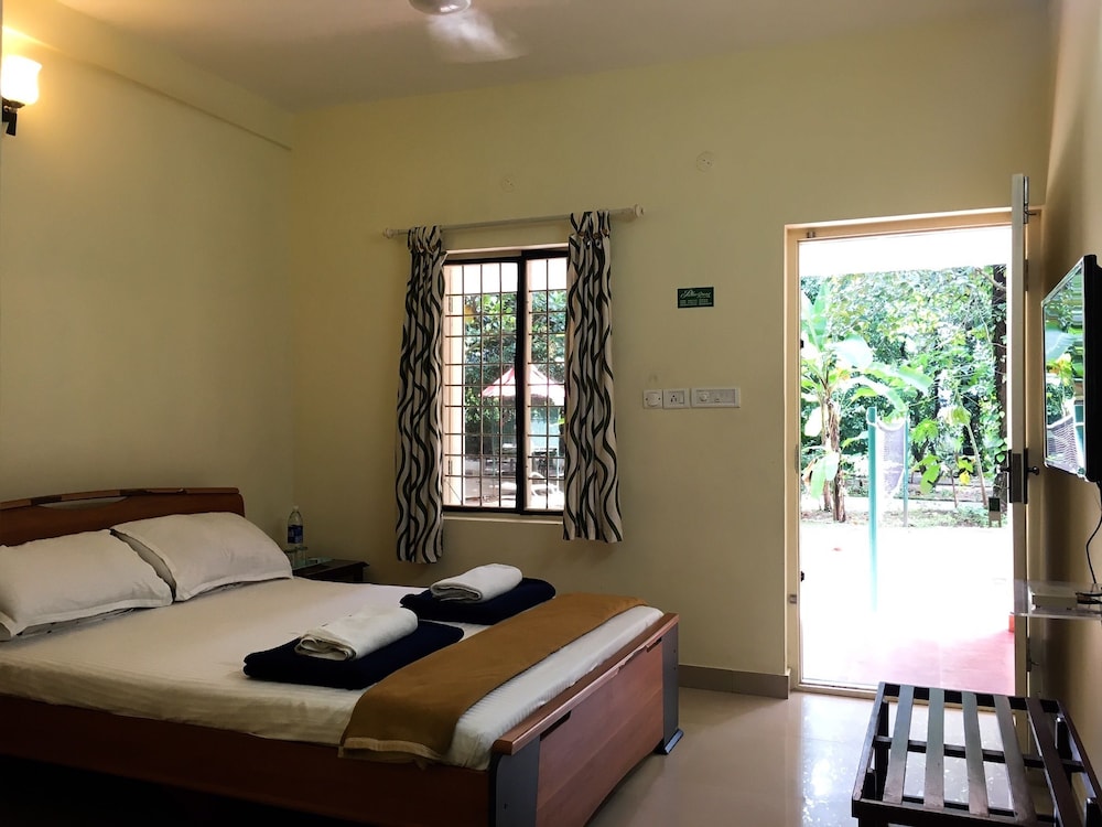 Deluxe Room (AC) photo 2