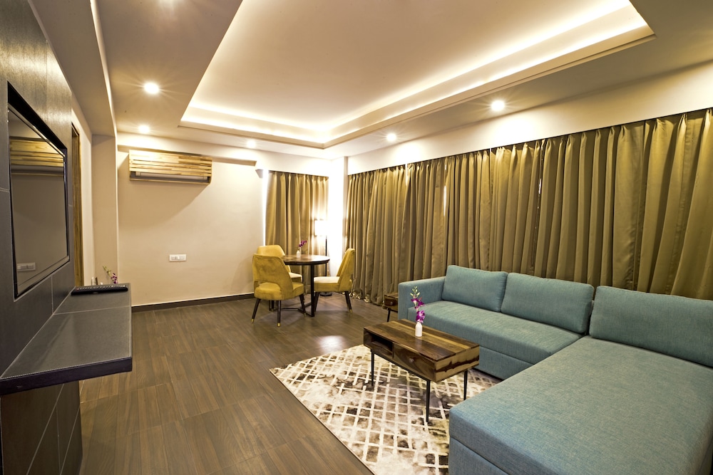 Suite - Photo 6