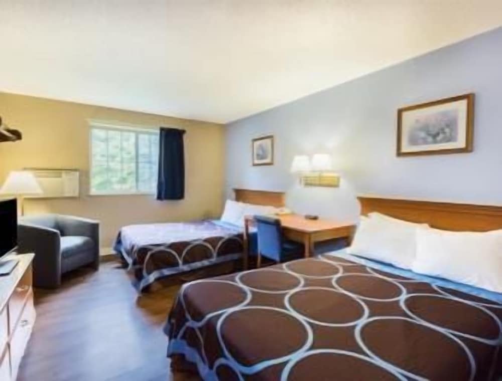 Room, 2 Double Beds, Non Smoking (Pet Friendly) - Photo 4
