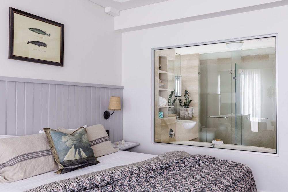 Standard Room (Watsons King Room)