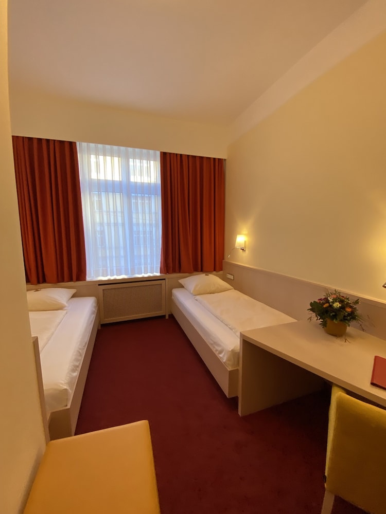 Classic Twin Room photo 1