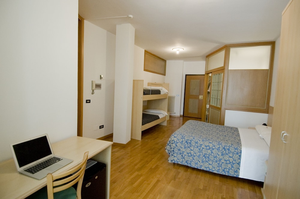 Quadruple Room photo 2