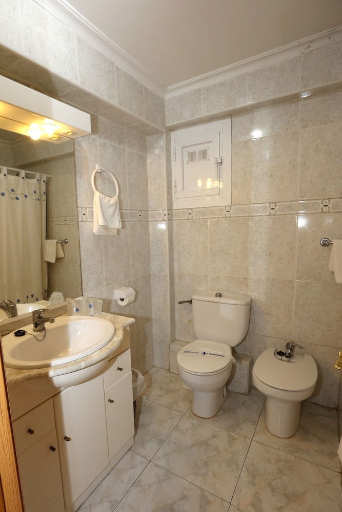 Standard Double Room, Balcony - Photo 9