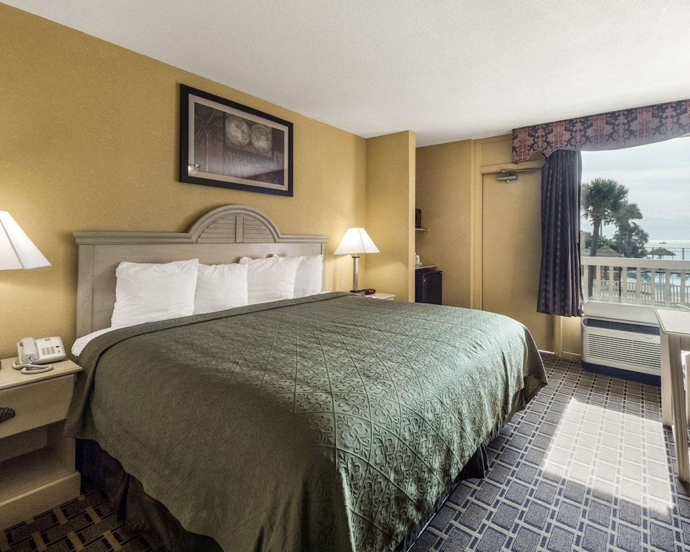 Room, 1 King Bed, Non Smoking, Pool View photo 2