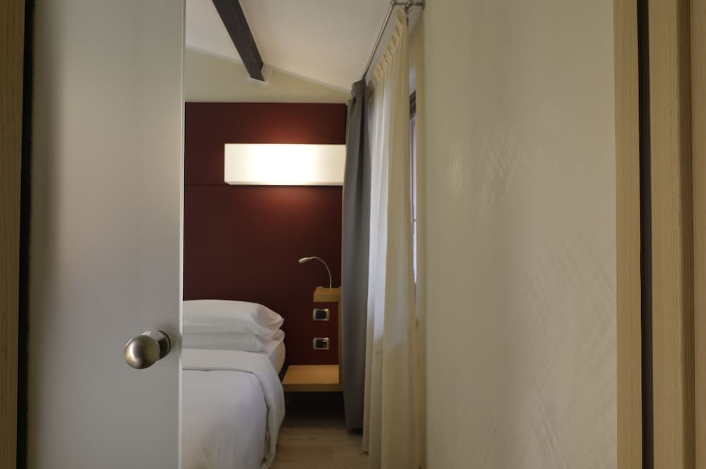Junior Suite, 1 King Bed (Living Room)