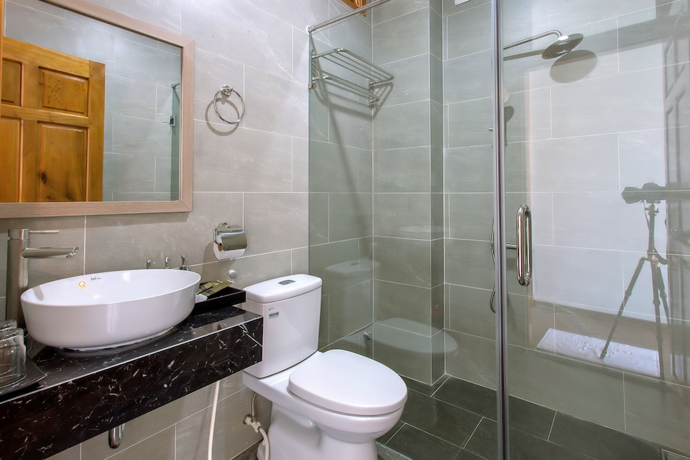 Deluxe Triple Room, City View photo 3