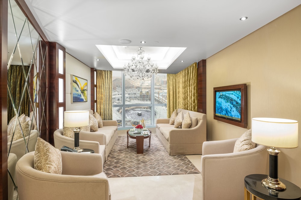 Royal Suite (Panoramic Haram View with partial Kaaba view) - Photo 1