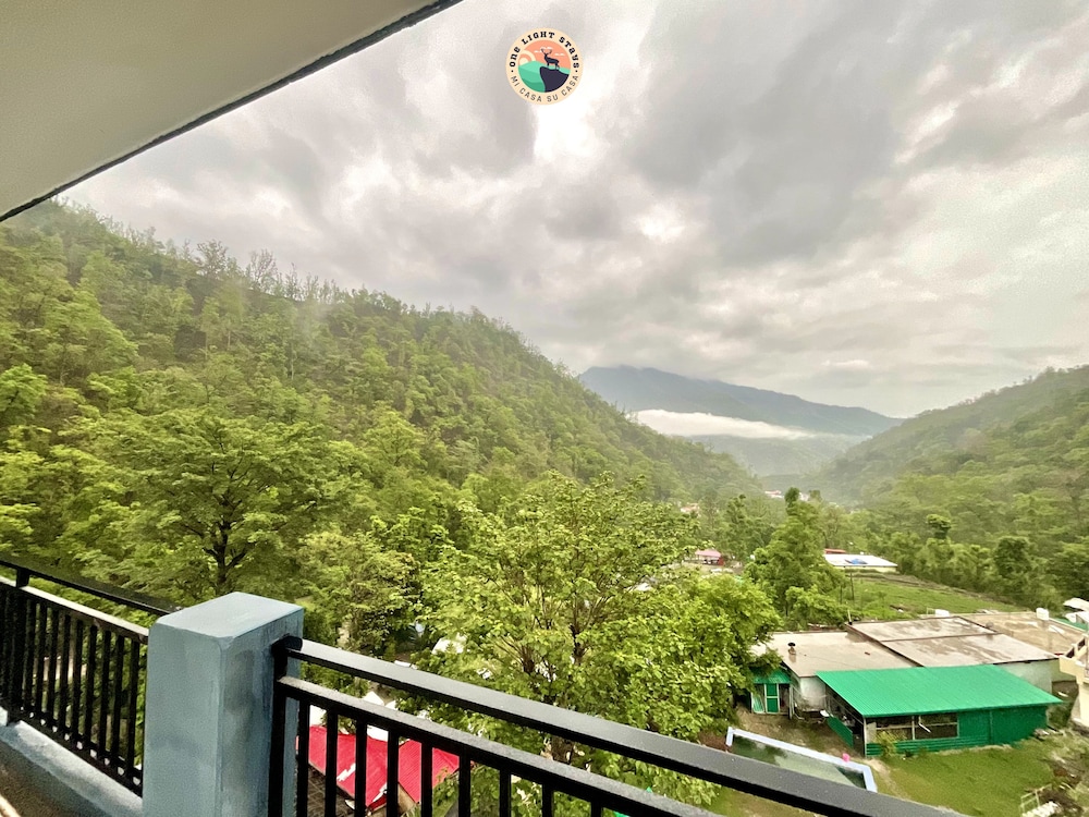 Deluxe Double Room, Balcony, Mountain View photo 3