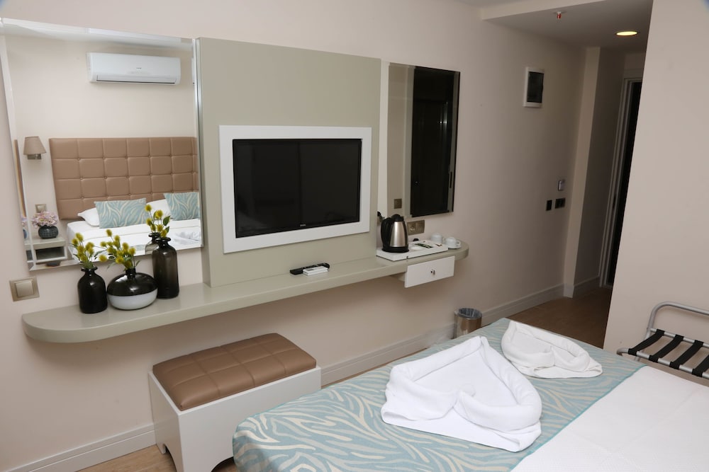 Double or Twin Room with Land View photo 1