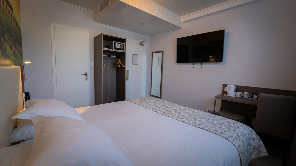 Classic Room, 1 Queen Bed, Non Smoking, Garden View - Photo 4