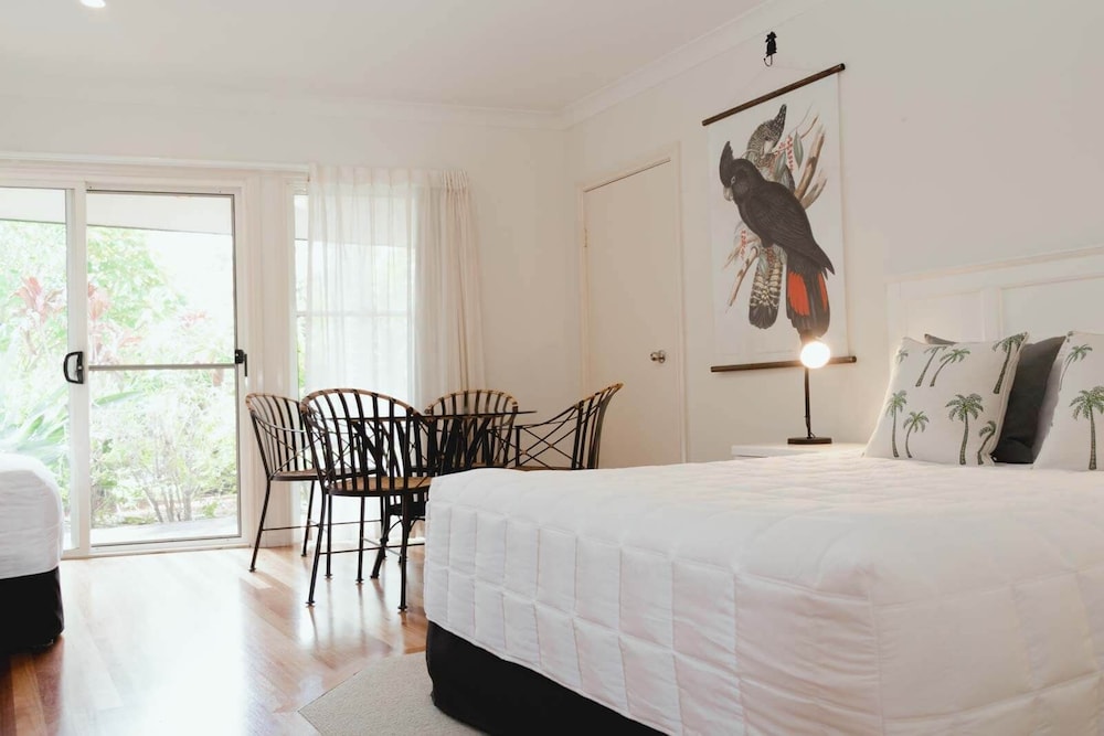 Standard Room, 1 Queen Bed