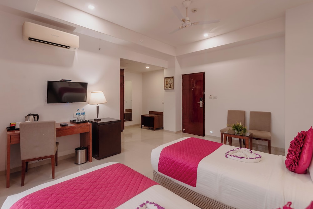 Deluxe Room, City View photo 3