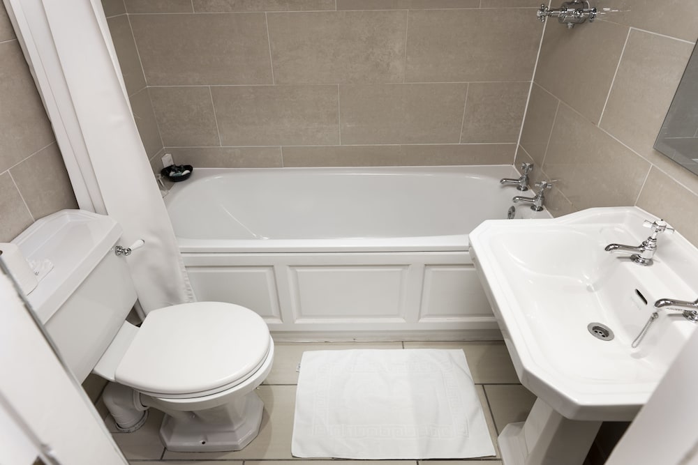 Standard Double Room - Photo 7