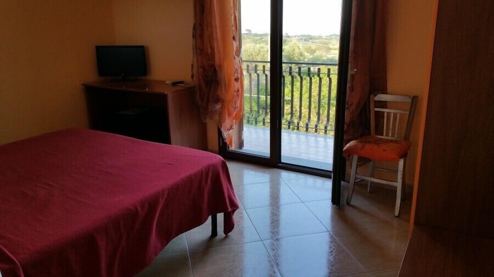 Double or Twin Room, Sea View photo 3
