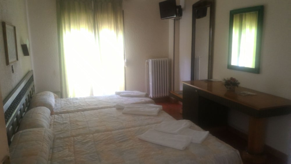 Triple Room, Valley View