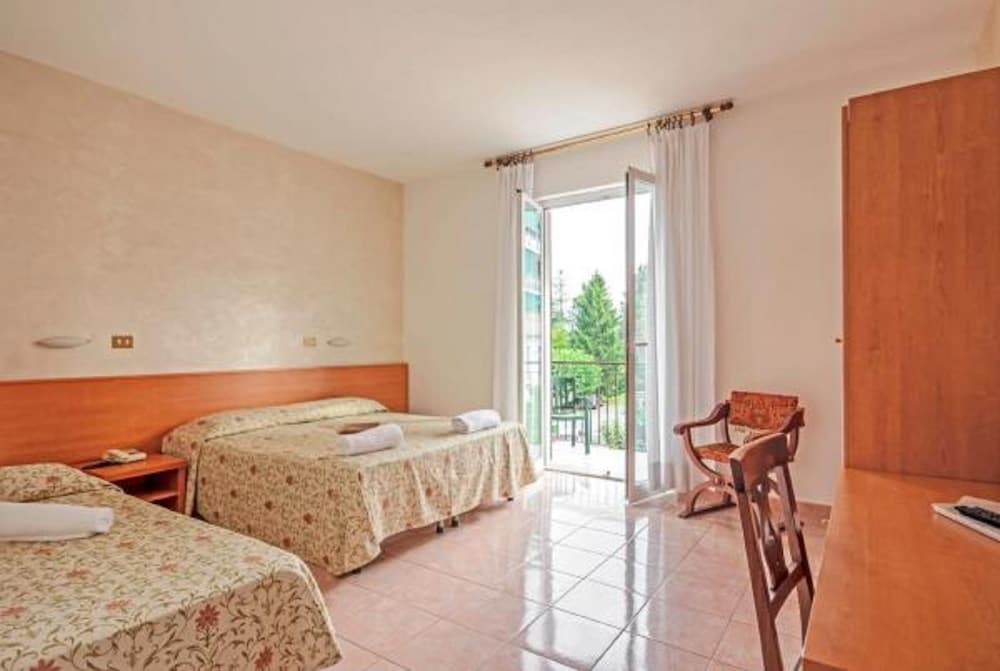 Superior Double or Twin Room - Photo 5