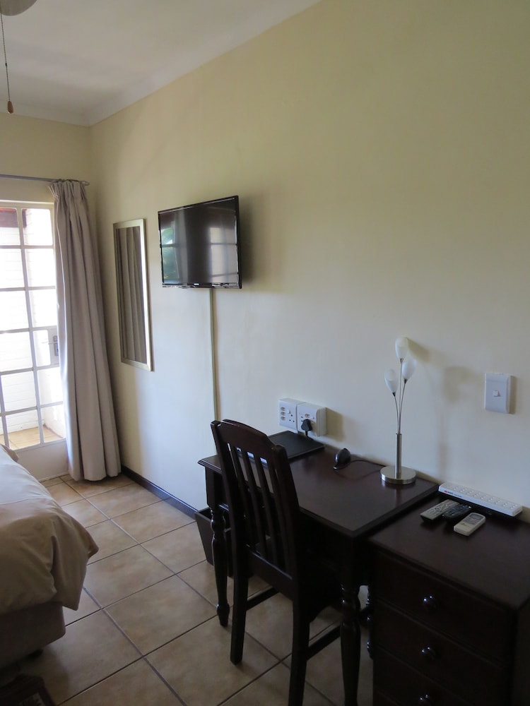Single Room photo 2