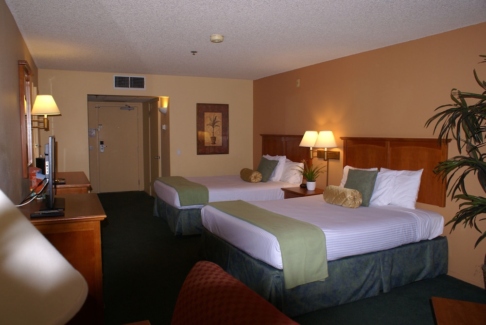 Standard Room, 2 Queen Beds (Standard Double Room) - Photo 2