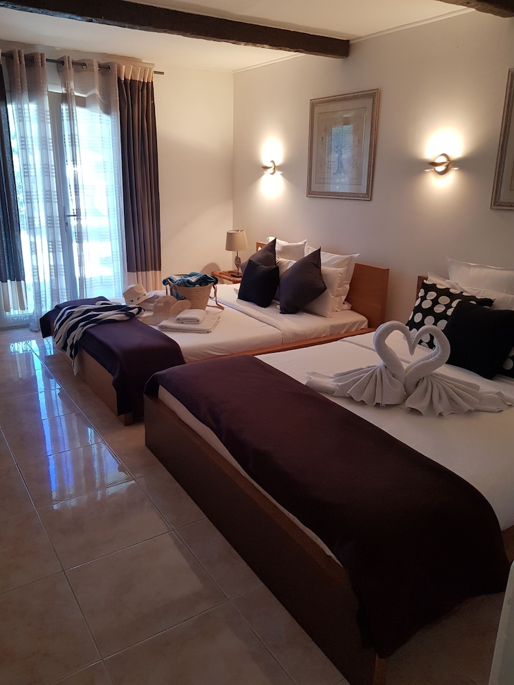 Family Quadruple Room, Multiple Beds (Terrace) photo 1