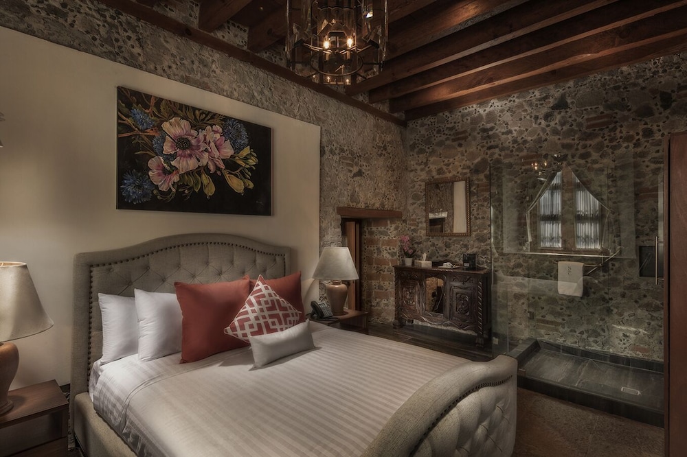 Standard Room, 1 Queen Bed