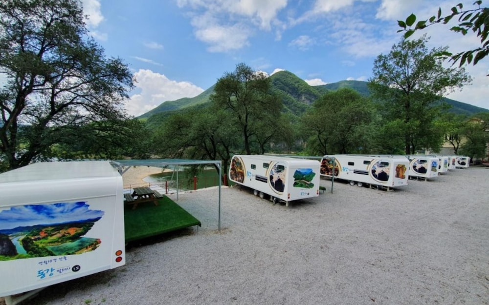 Room (Camper 4)