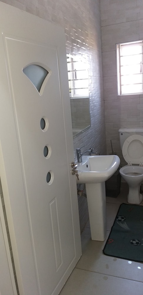 Basic Room, 1 Double Bed, Non Smoking photo 3