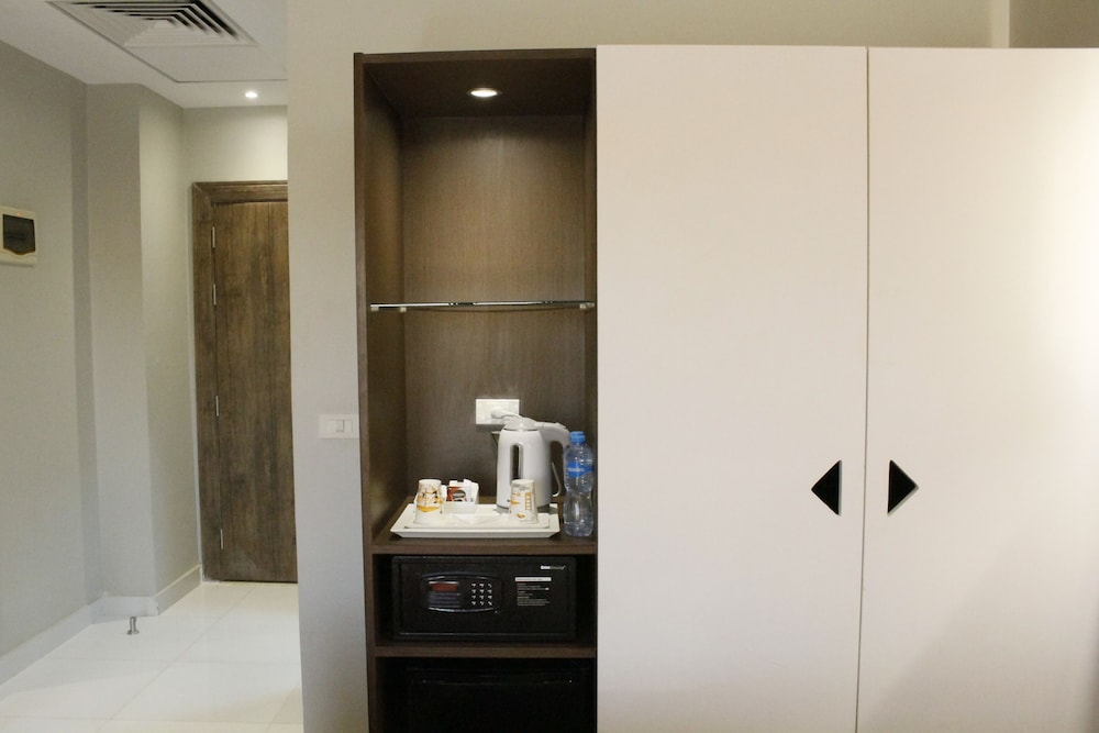 Superior Double or Twin Room City view - Photo 4