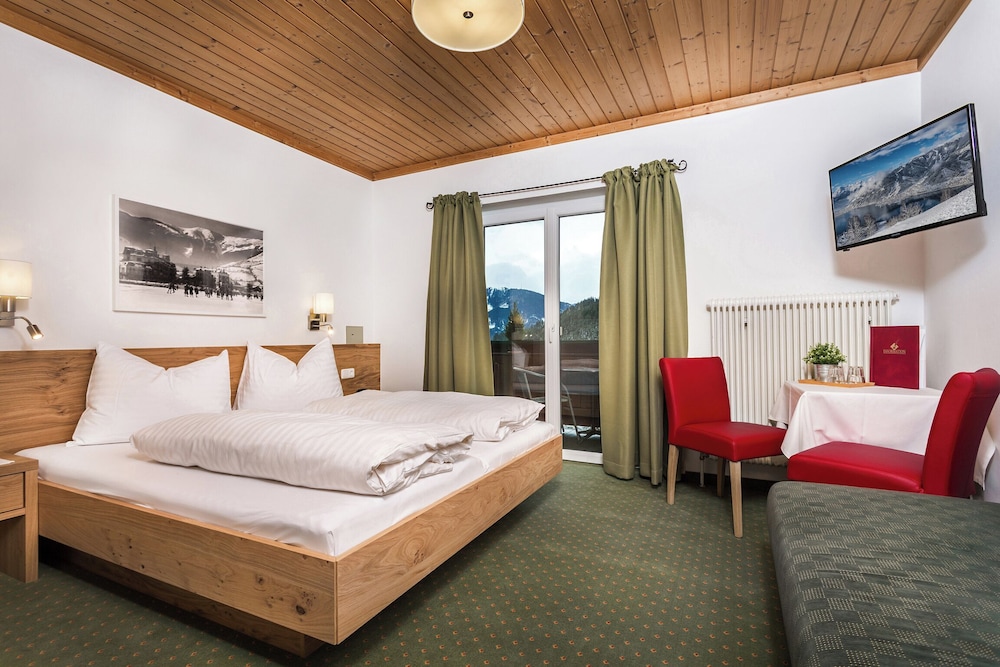 Double Room, Balcony, Valley View