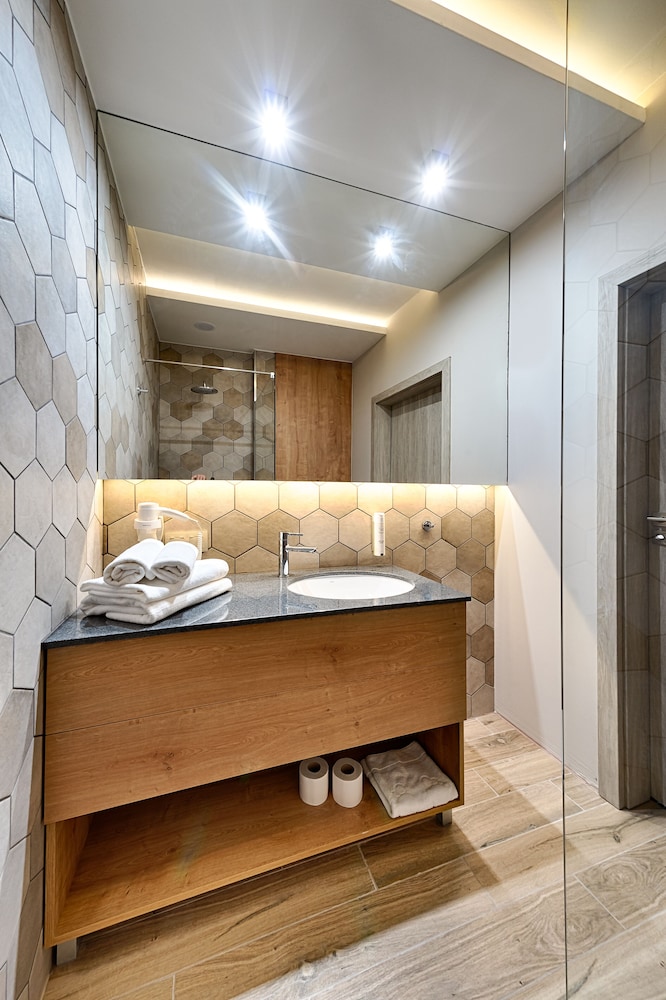 Superior Double or Twin Room - Photo 6