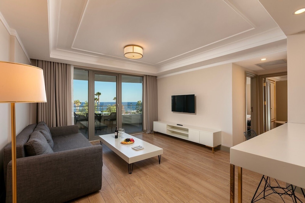 Family Suite with Sea View