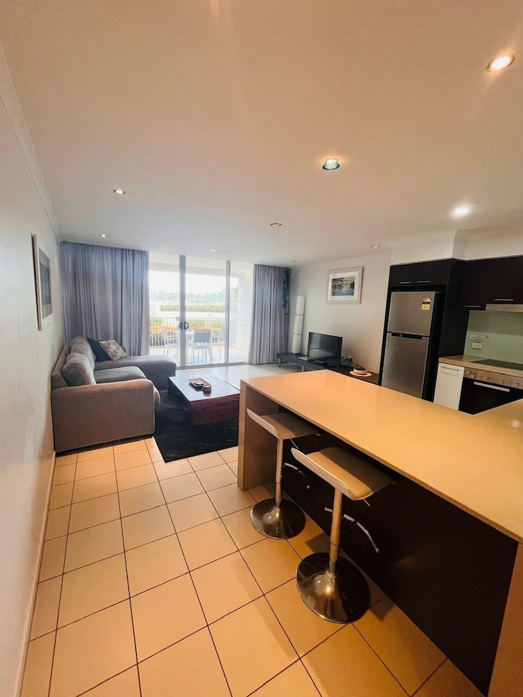 1 Bedroom Water View Spa Apartment - Photo 18