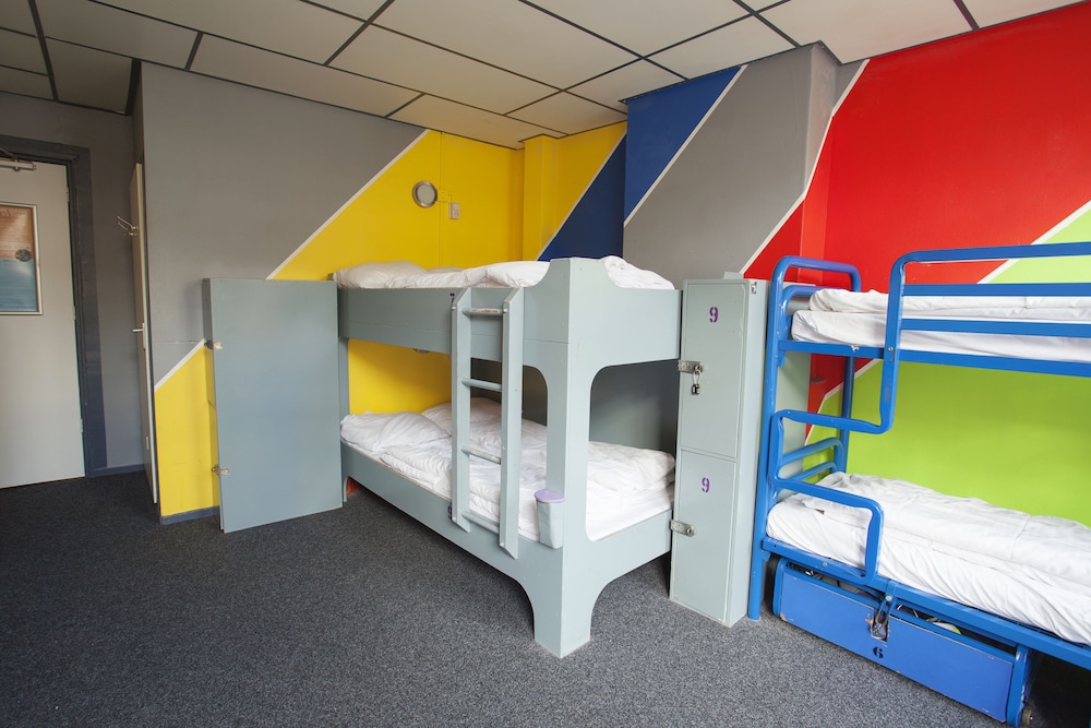 Single Bed in a 10-Bed Ensuite photo 2