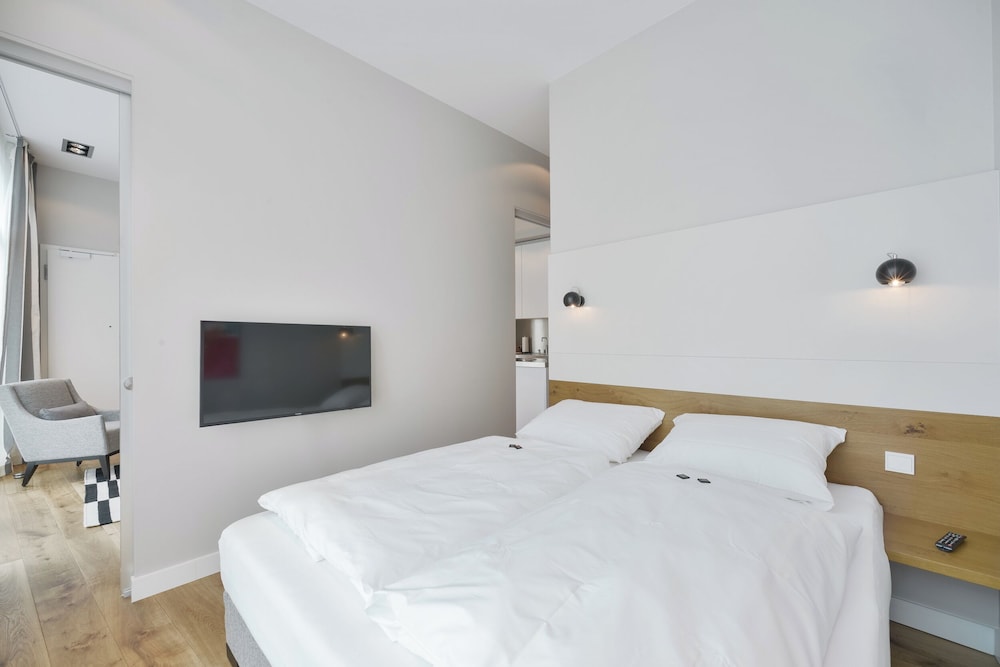 2-Room Apartment Emerald Sun 49 m² photo 2