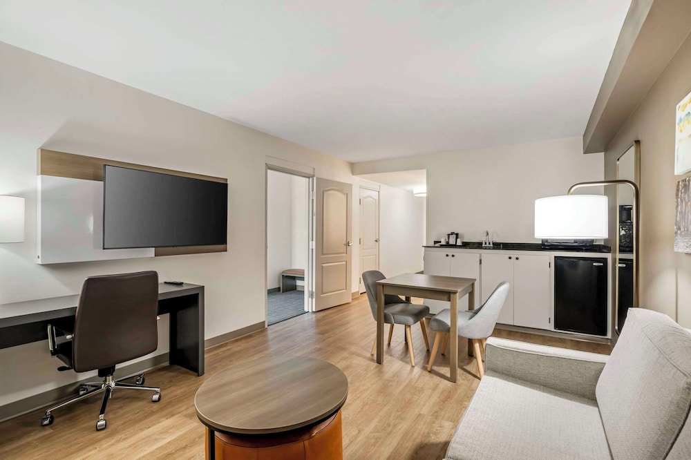 Suite, Non Smoking - Photo 3