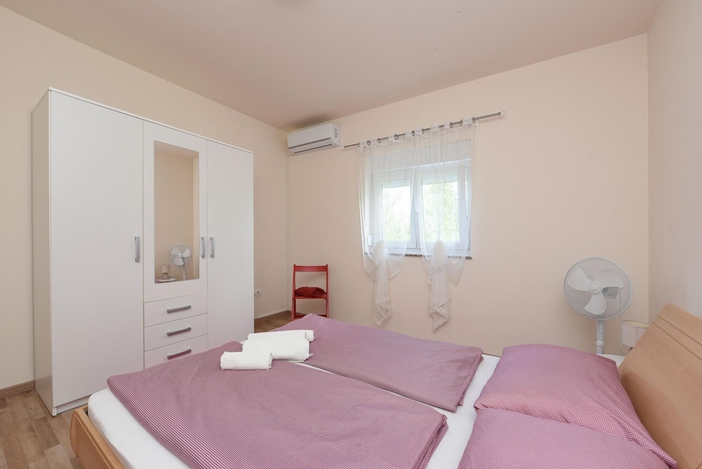 Villa photo 3