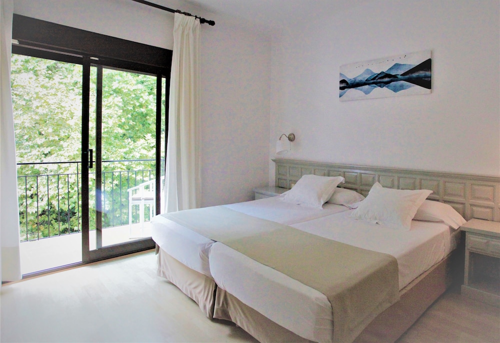 Standard Double Room photo 2