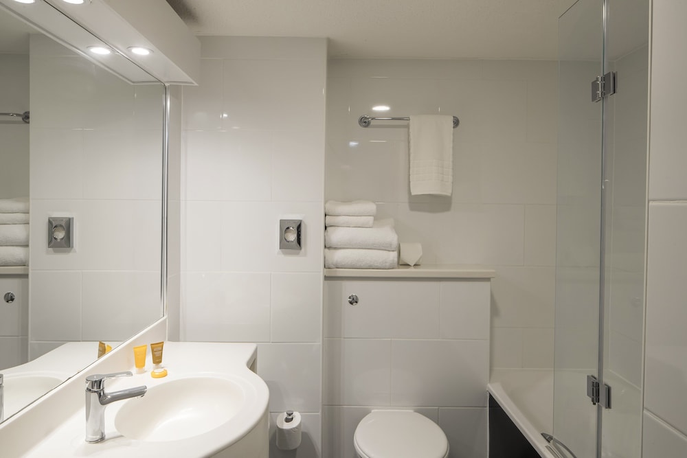 Premium Room, 1 King Bed, Business Lounge Access, Sea View - Photo 7