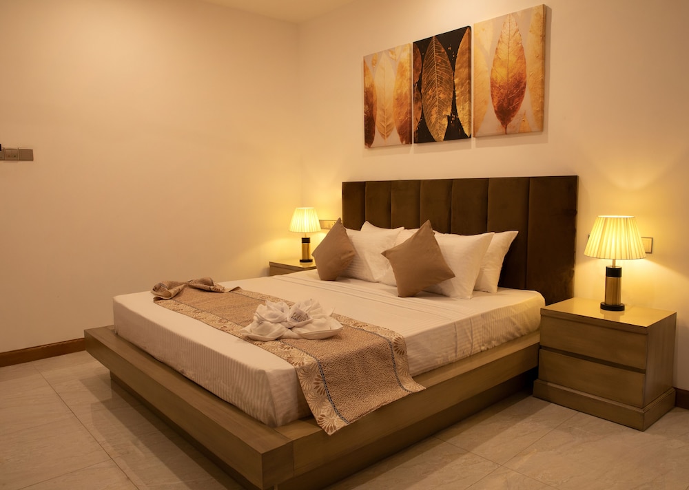 Deluxe Double Room, 1 King Bed photo 2