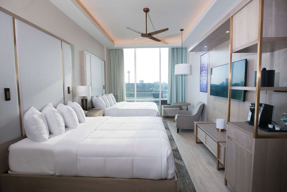 Suite, 2 Queen Beds (Skyline View, Sky Floor) - Photo 1