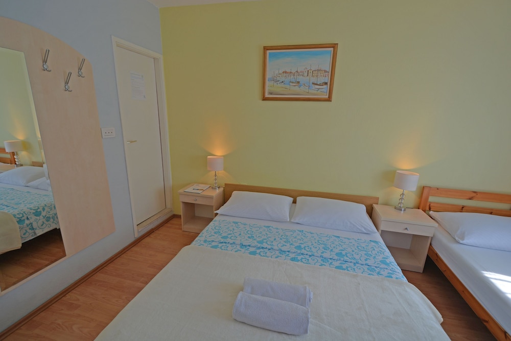 Standard Room, 1 Bedroom, Ensuite photo 3