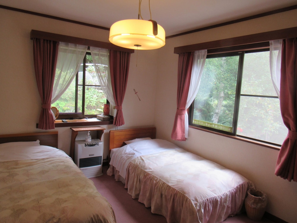 Twin Room, Non Smoking photo 1